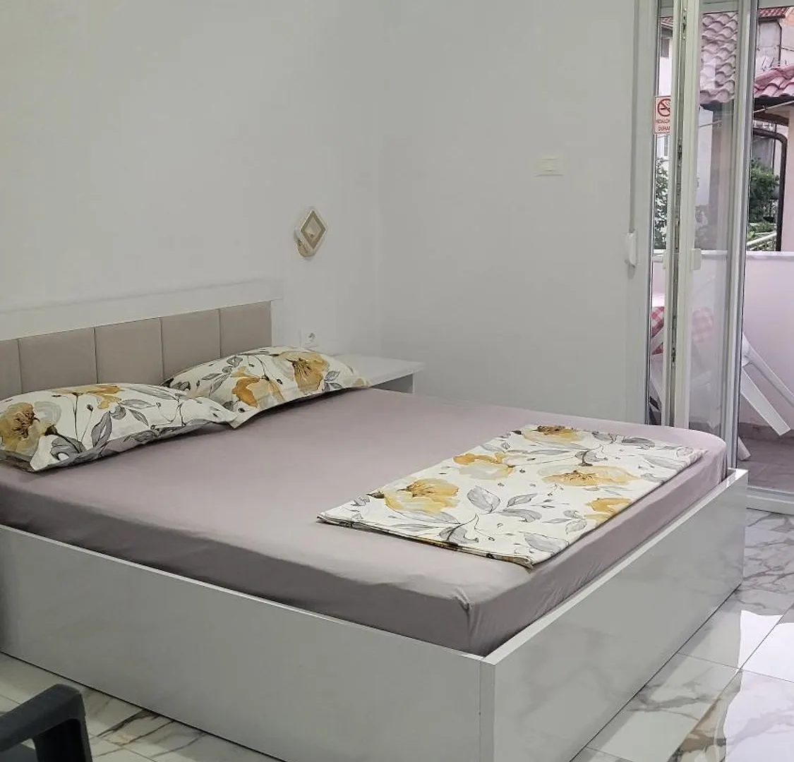 Guesthouse Na Dıraç 0*,  Arnavutluk